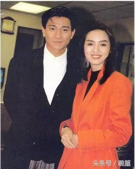 刘德华结婚已经好多年了,这么久了他和媳妇一直是相亲相爱,华仔也几乎