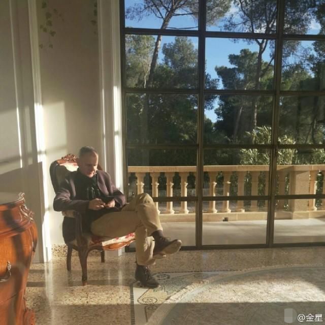 罕见表情微博撒狗粮,晒金星夫妻还撒娇照片好丈夫包呵呵呵图片
