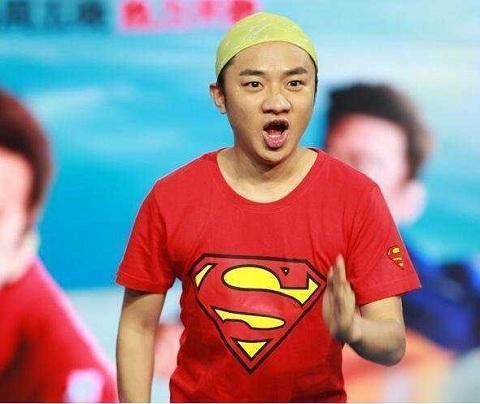 跑男中王祖蓝为什么戴头巾?