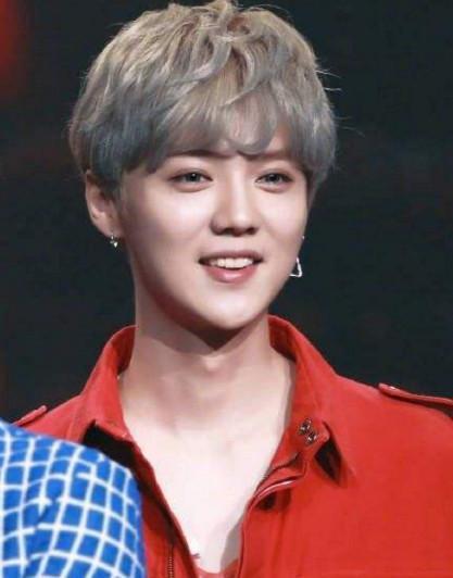 女生说男生五官长的好看是什么意思?是说他帅