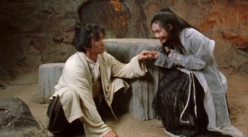 爆笑gif:吃货妹子的日常反应