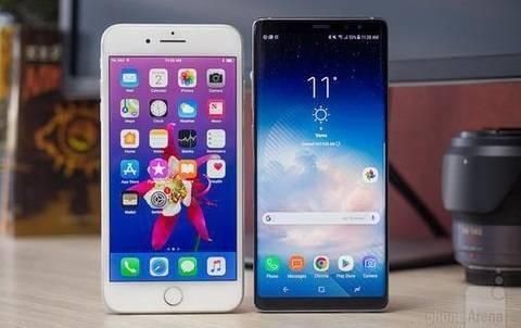 新款摩托罗拉对比苹果6_苹果步摩托罗拉后尘_摩托罗拉z和苹果哪个好