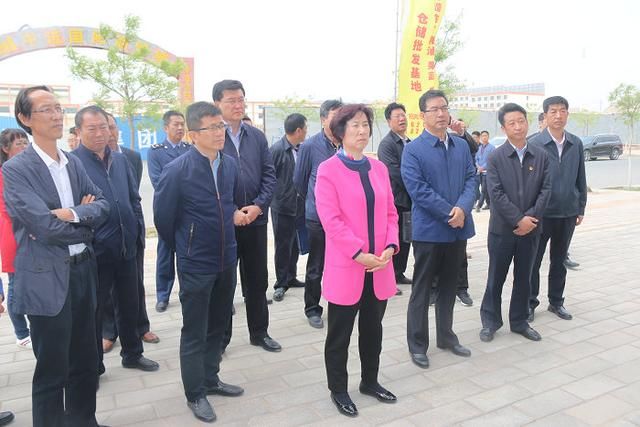 区委书记王琳玺,区委副书记,区长石福胜,副区长李宏民陪调研.