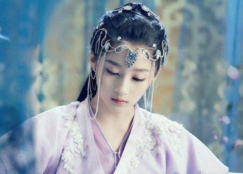古装电视剧额头戴花最美女明星是谁 她美过杨幂赵丽颖