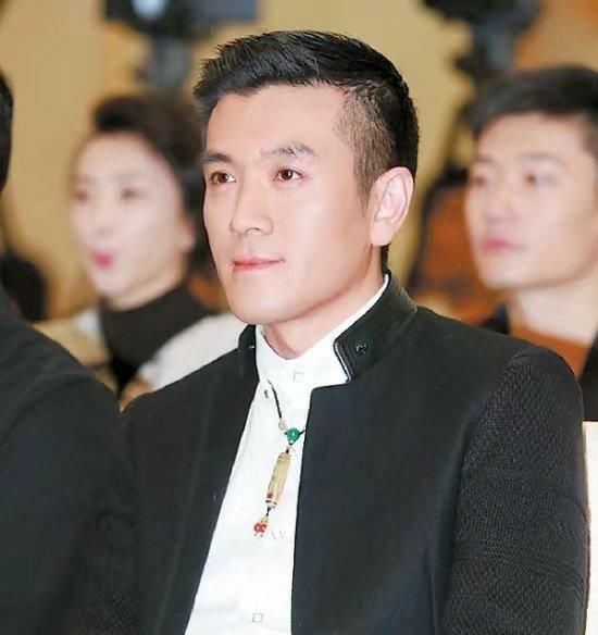 李连杰被卷入阴阳合同事件?杨子发声否认威胁崔