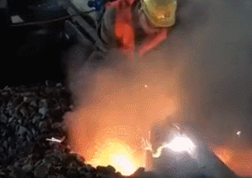 中国工人9小时完成铁路站改造 外媒:这才是高速铁路