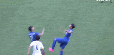 搞笑gif趣图: 现实版失足少女, 有没有人愿意去拯救她