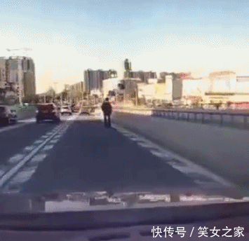 每天分享搞笑有趣的动态图,希望大家能够喜欢!