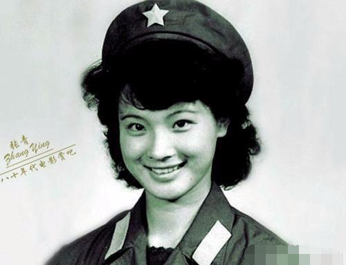 80人称红遍荧屏,美女全国第一年代,如今气质大尺度美女裸体图片