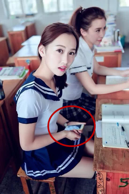 美女,你当年欠我一个这样的女同桌最强-老师壁纸梦幻樱花图片