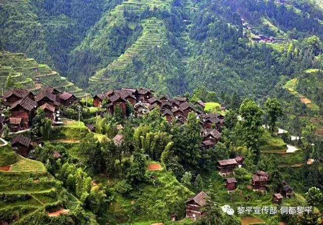 黎平县平寨乡是黎(平),锦(屏),剑(河)三县青山界脚48寨居住相对集中