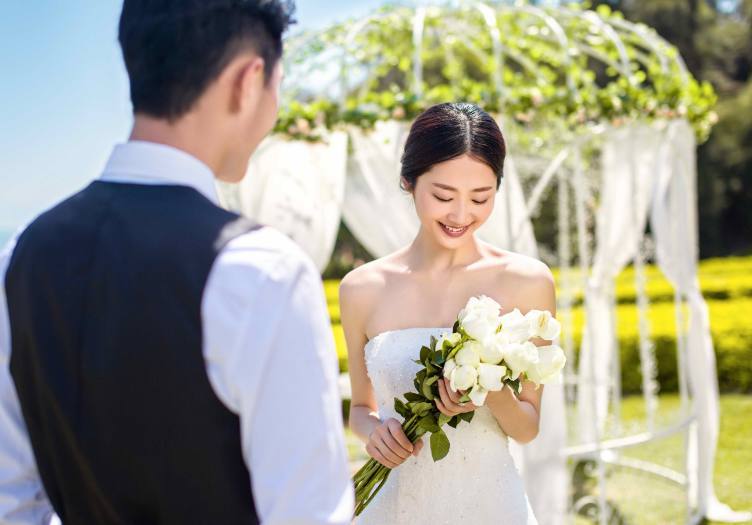 在老婆心里老公永远比不上她娘家人亲,是这样吗?