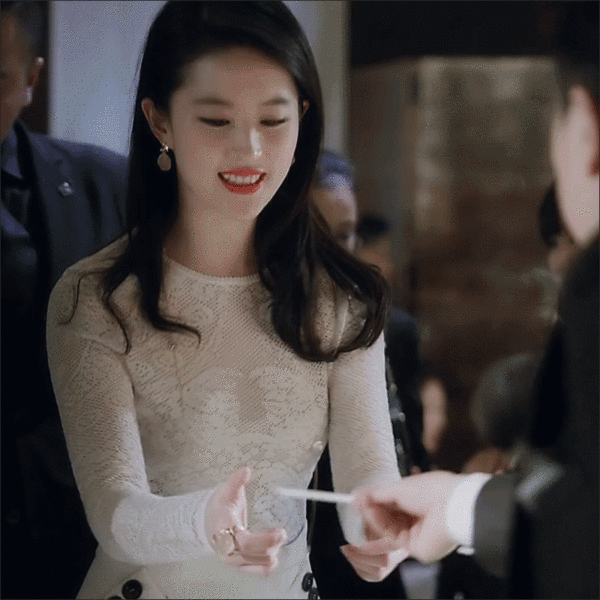 出道16年,刘亦菲为何依然当红?