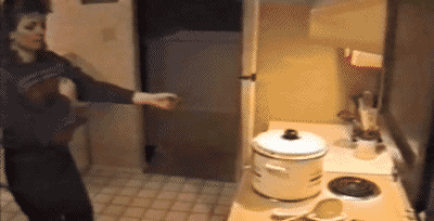 来,哥哥疼你 - 搞笑gif - 乱弹笑话 - www.luantan.vip