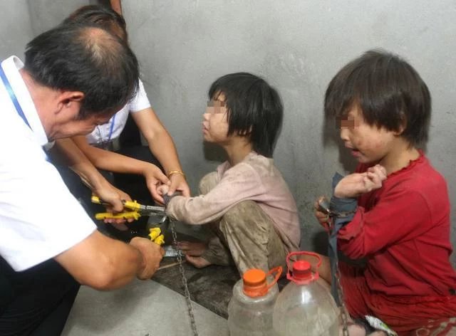 可恶的人贩子,骗术升级拐卖儿童!家长们一定要警惕"新