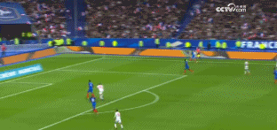 第57分钟,迪涅左侧下底传中,皮球太靠近对方门将,未能造成威胁.