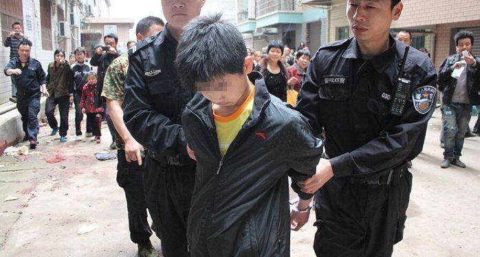 杀死姑姑全家少年被抓