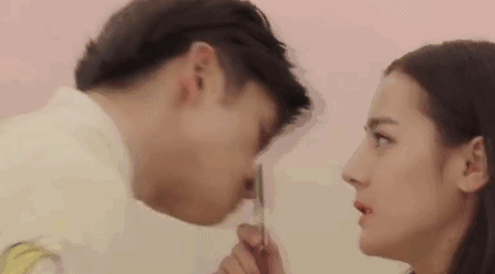 你以为明星们拍吻戏都是真吻?说真的你上当了!