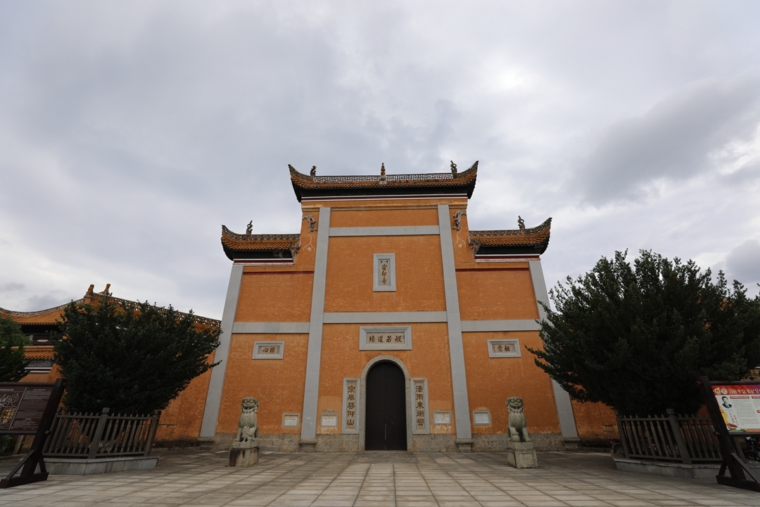 法海在此出家 千年以后这里依旧是寺院