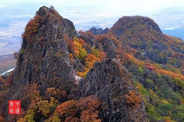 吉林省四大名山雄险奇秀,各擅胜长,第一名山更是位列世界名山