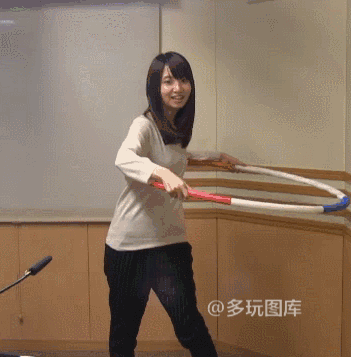 全球搞笑gif:刚想说这孩子挺懂事,还没说出口及时收回