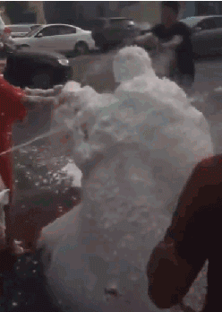 第一次玩这个游戏时,也被自己蠢到了↓