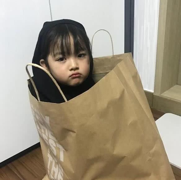 韩国最小网红权律二,无数人用她当头像,如今5岁大转型