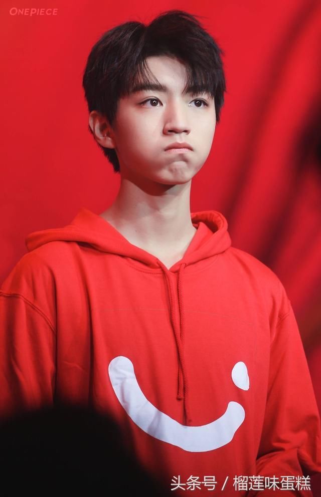 tfboys王俊凯各种扁嘴嘟嘴卖萌照,粉丝们知道吗?