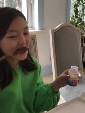 李嫣近照让人愣了,兔唇消失,美若王菲,网友:看来手术很成功!