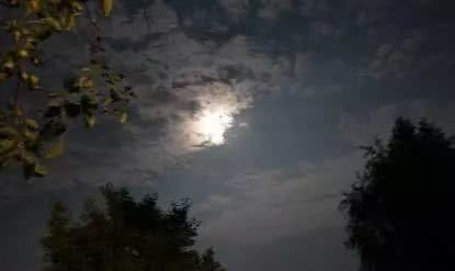 家乡的夜空和城里的夜空,是不一样的!