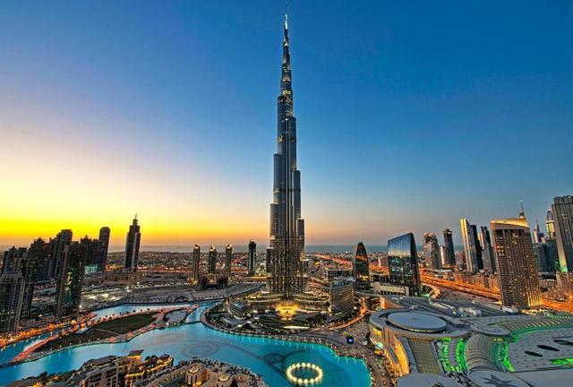 2.burj khalifa 迪拜哈利法塔,是目前世界上最高的建筑.