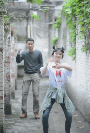 不好意思,你们继续我什么都没看到 笑一笑十年少,您开心小编辛苦也