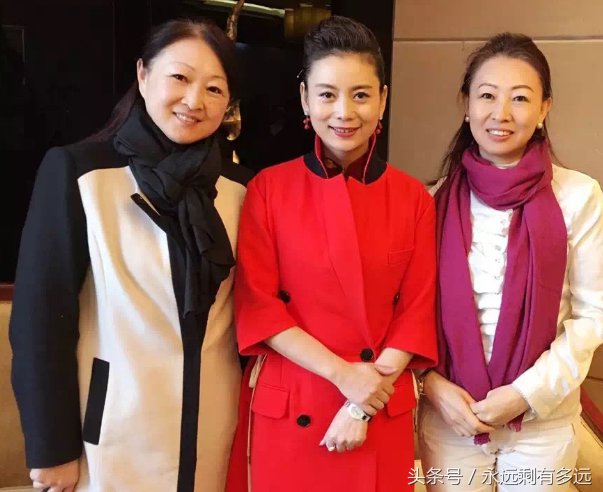 朱军妻子近照,貌美如董卿,是舞蹈演员,比朱军小六岁