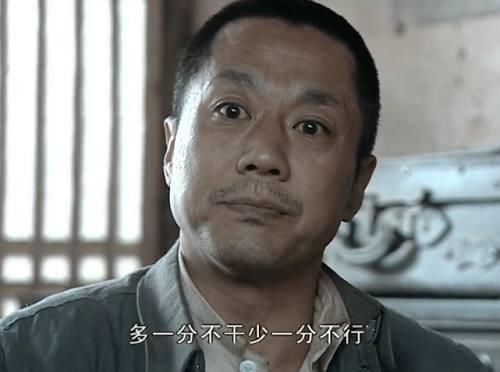 《亮剑》李云龙发了财,丁伟索要12挺机枪,而孔捷只丢下一句话