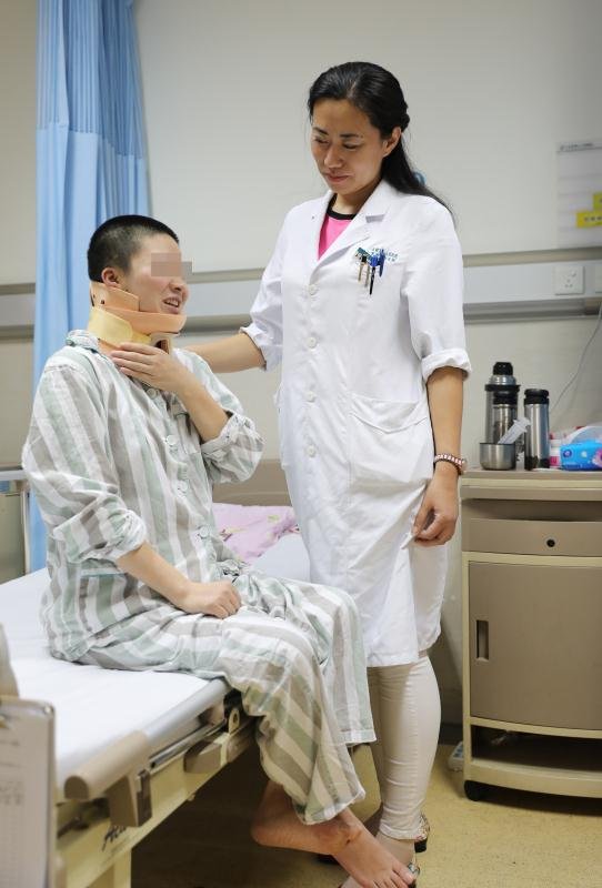 孕妇四肢瘫痪却坚持产子,幸亏有了这项黑科技助她摘瘤