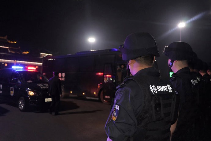 洪雅警方成功端掉一电信诈骗团伙 5名嫌疑人已被押解