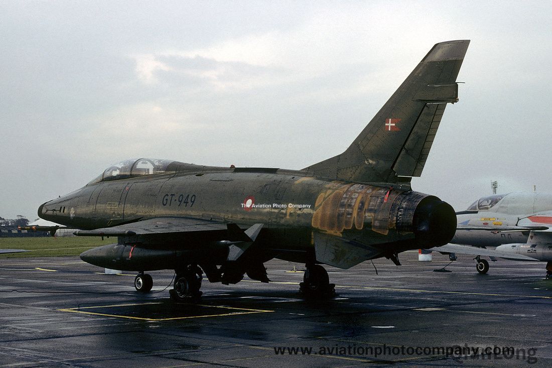 丹麦空军f-100战斗机家族写真 最后一架一直用到1982年