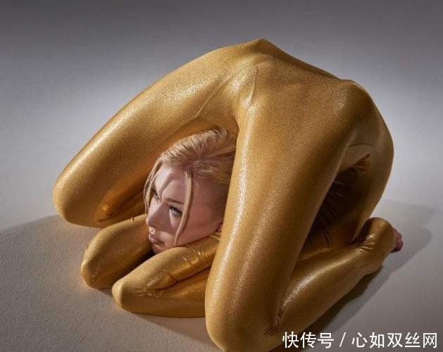 世界上最柔软的女人,头能直接从胯下穿过,网友直呼:消