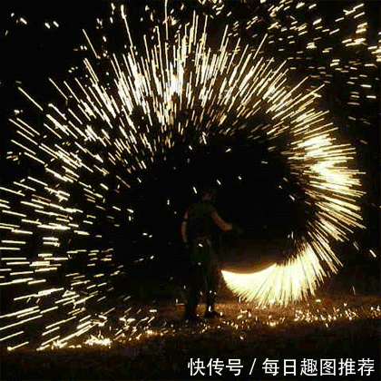 搞笑gif图:这家伙手法很娴熟,是惯犯吧