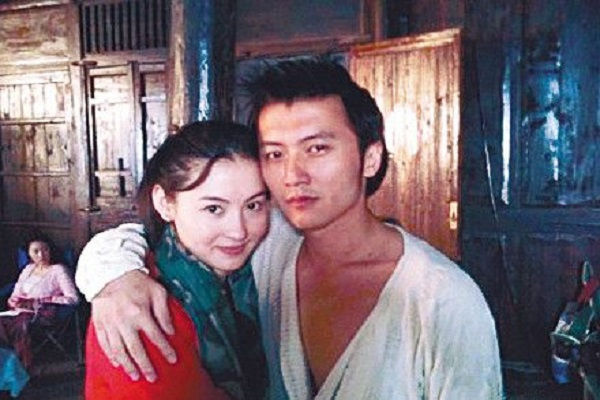 谢霆锋和张柏芝12年前的合照,爱一个人是藏不住的