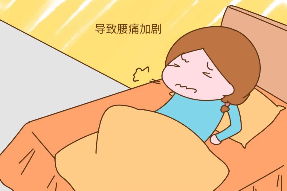 的现象,月经量突然增多,或者月经量变得非常的稀少,有时还出现了痛经