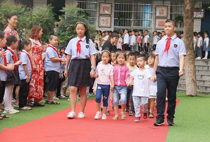 四川高坪:第七小学举行2019年秋季开学典礼