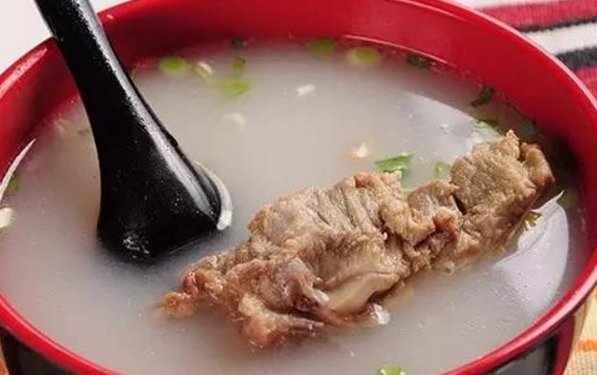 喝骨头汤真的能补钙吗?营养师认为这种补钙方法不靠谱