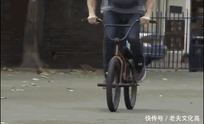 搞笑gif: 连腿都要化妆,打腿影,人与人之间的信任在哪里?