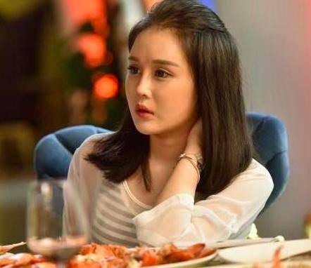 赵本山21岁女儿球球片场照 网友:这是扮演的妖精吗?