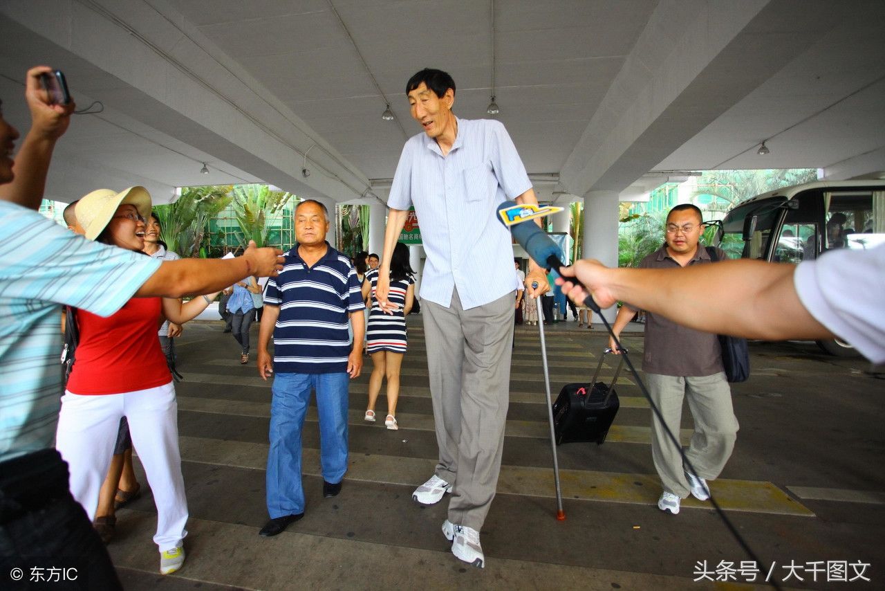 中国第一巨人鲍喜顺和小28岁娇妻现状:婚后一年,不顾医生劝生子