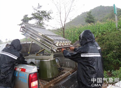 云南辽宁积极开展人工增雨缓解旱情