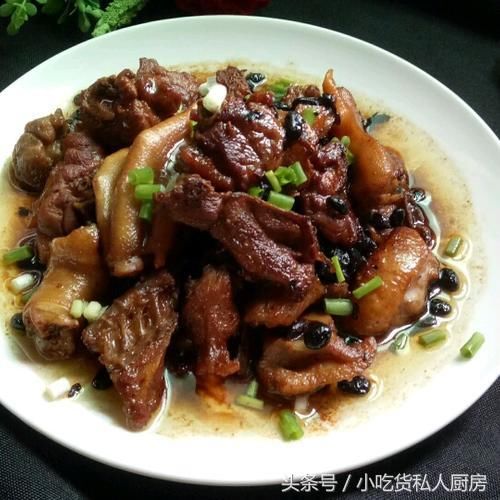 3,马蹄糕 4,姜葱鸡 5,豆豉鸭 6"老妈子"的家常菜