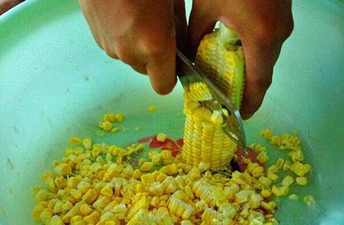钓大物打什么窝料最好,玉米棒可以这样打窝,很少人会用!