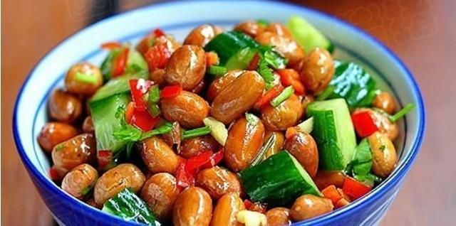 盐,辣椒,冰糖,香叶,八角,干花椒,桂皮和老姜,鲤鱼放入后,烧开鹌鹑蛋用吃大火后过敏图片